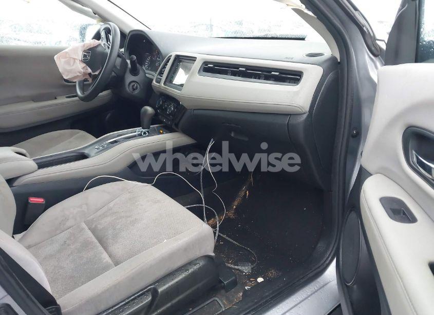 Photo 5 of 2018 Honda Hr-v LX (VIN 3CZRU6H30JG700184)