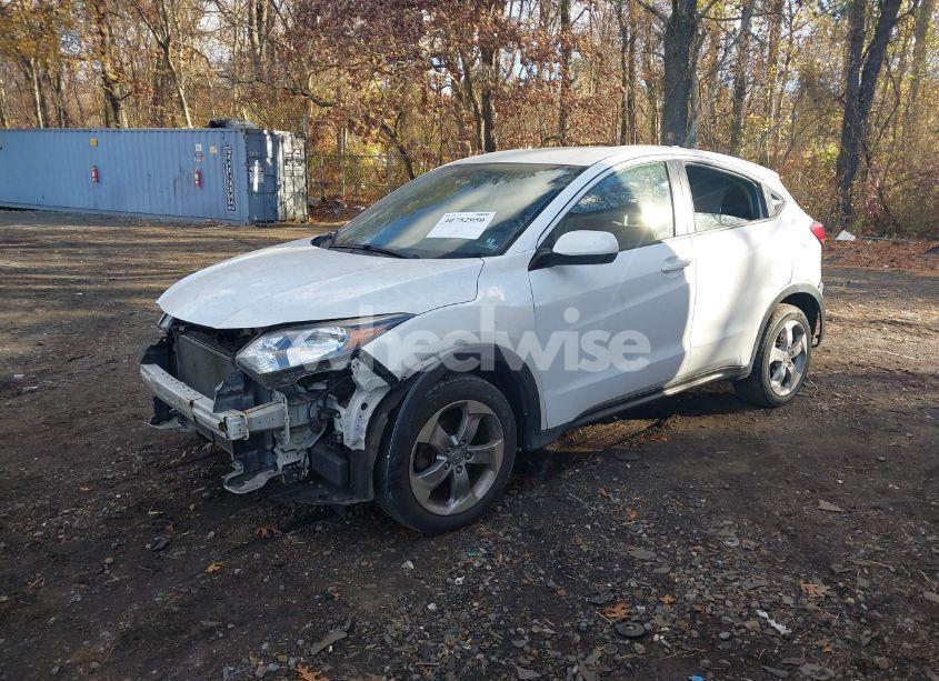 Photo 2 of 2018 Honda Hr-v LX (VIN 3CZRU6H30JM717326)