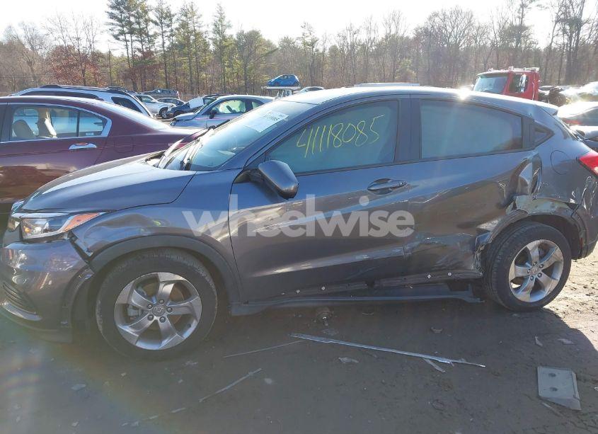 Photo 6 of 2019 Honda Hr-v LX (VIN 3CZRU6H30KG702177)