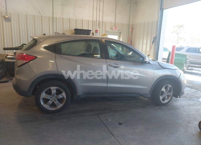Photo 13 of 2019 Honda Hr-v LX (VIN 3CZRU6H30KG716824)