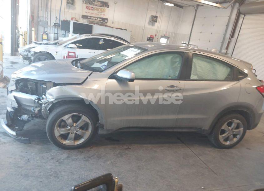 Photo 14 of 2019 Honda Hr-v LX (VIN 3CZRU6H30KG716824)