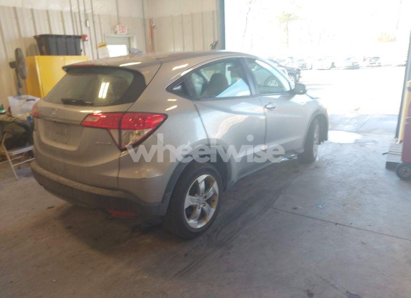 Photo 4 of 2019 Honda Hr-v LX (VIN 3CZRU6H30KG716824)