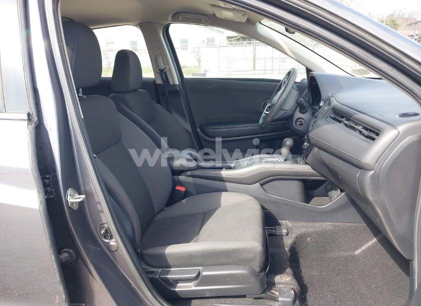Photo 5 of 2019 Honda Hr-v LX (VIN 3CZRU6H30KG718301)