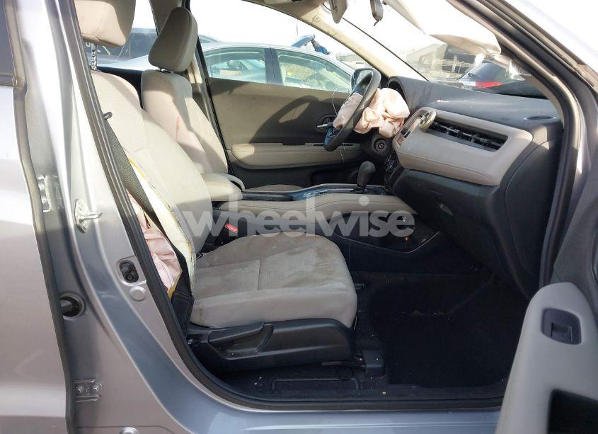 Photo 5 of 2019 Honda Hr-v LX (VIN 3CZRU6H30KG730500)