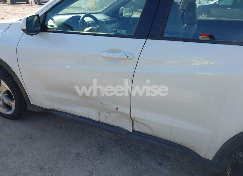 Photo 6 of 2019 Honda Hr-v LX (VIN 3CZRU6H30KM708076)