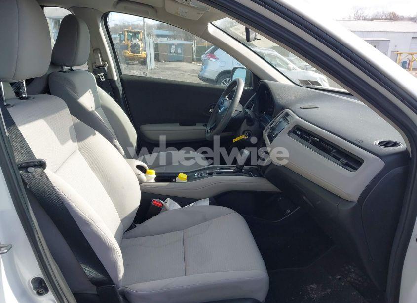 Photo 5 of 2020 Honda Hr-v AWD LX (VIN 3CZRU6H30LM702327)