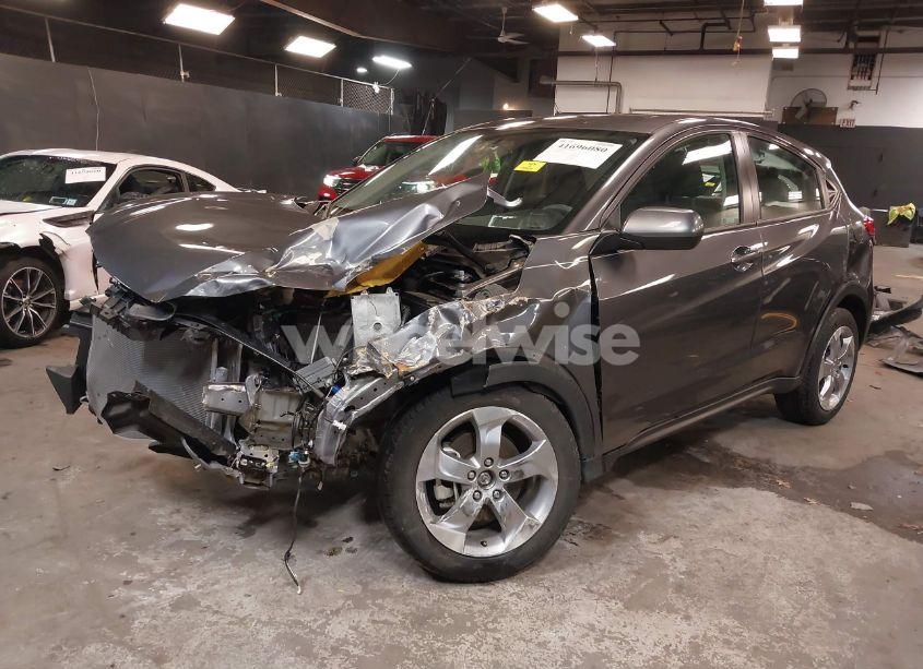 Photo 2 of 2022 Honda Hr-v AWD LX (VIN 3CZRU6H30NM751577)