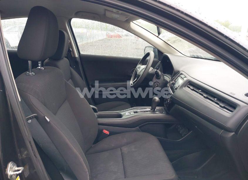 Photo 5 of 2016 Honda Hr-v LX (VIN 3CZRU6H31GM721751)