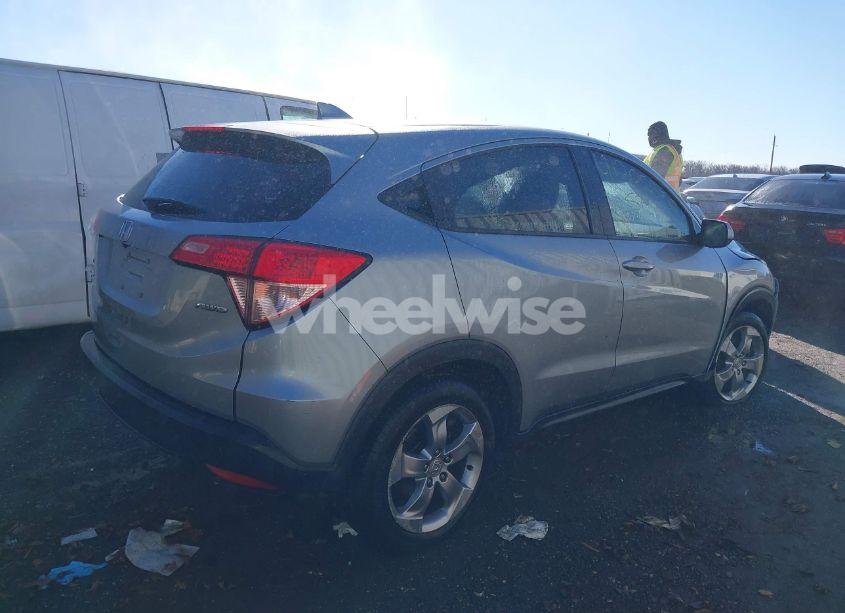 Photo 4 of 2017 Honda Hr-v LX (VIN 3CZRU6H31HG706523)