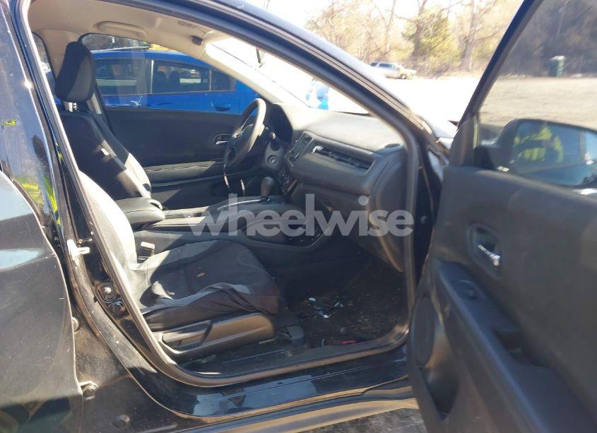 Photo 5 of 2018 Honda Hr-v LX (VIN 3CZRU6H31JG721495)