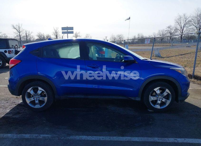 Photo 13 of 2018 Honda Hr-v LX (VIN 3CZRU6H31JG727555)