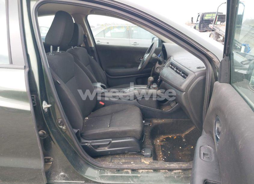 Photo 5 of 2018 Honda Hr-v LX (VIN 3CZRU6H31JM703564)