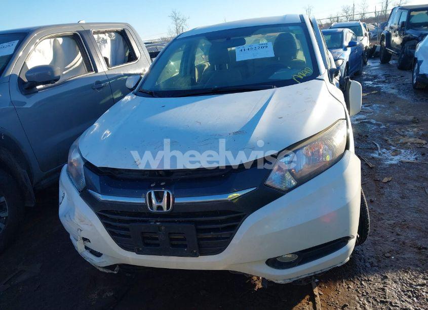 Photo 12 of 2018 Honda Hr-v LX (VIN 3CZRU6H31JM706867)