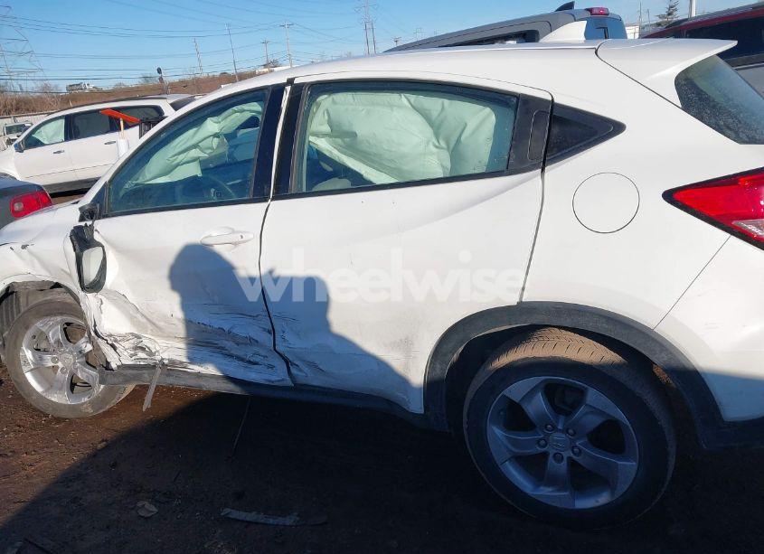 Photo 14 of 2018 Honda Hr-v LX (VIN 3CZRU6H31JM706867)