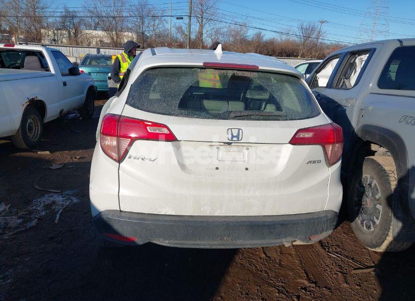 Photo 16 of 2018 Honda Hr-v LX (VIN 3CZRU6H31JM706867)