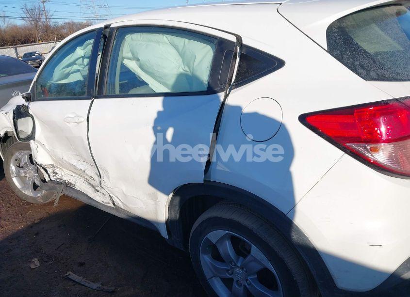 Photo 6 of 2018 Honda Hr-v LX (VIN 3CZRU6H31JM706867)