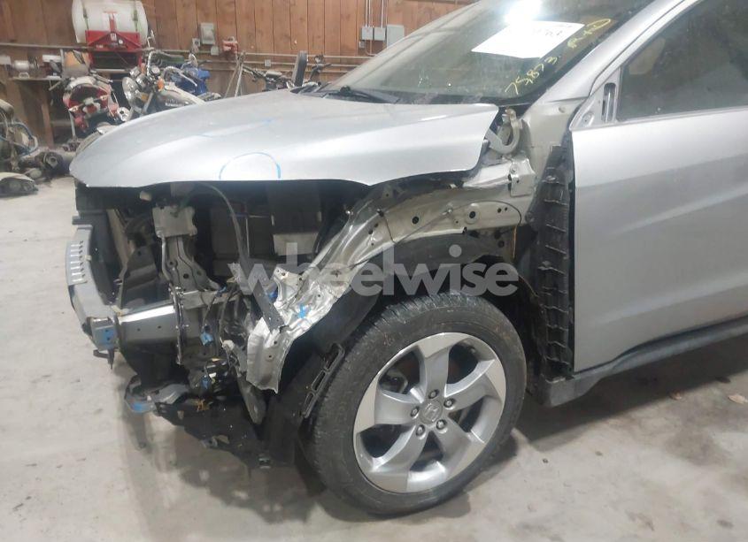 Photo 6 of 2019 Honda Hr-v LX (VIN 3CZRU6H31KG708408)