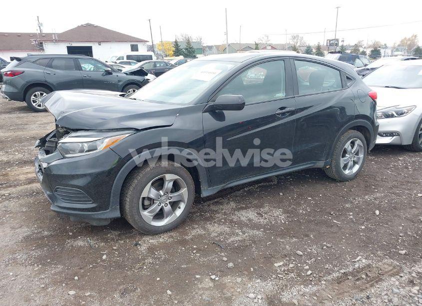 Photo 2 of 2019 Honda Hr-v LX (VIN 3CZRU6H31KG721742)