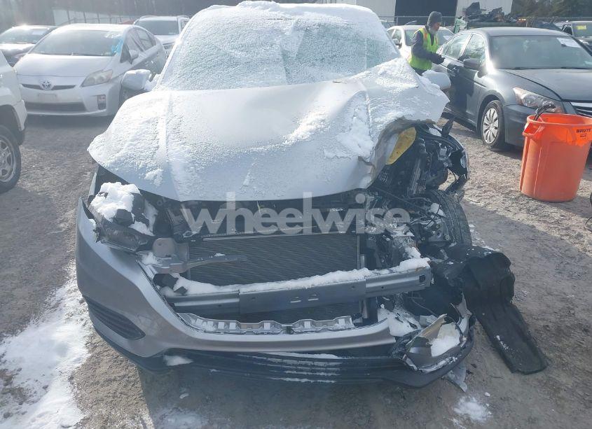 Photo 6 of 2019 Honda Hr-v LX (VIN 3CZRU6H31KG728402)