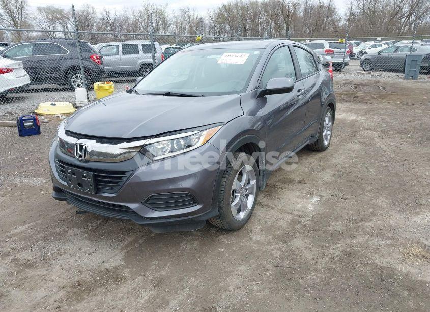 Photo 2 of 2019 Honda Hr-v LX (VIN 3CZRU6H31KG735060)