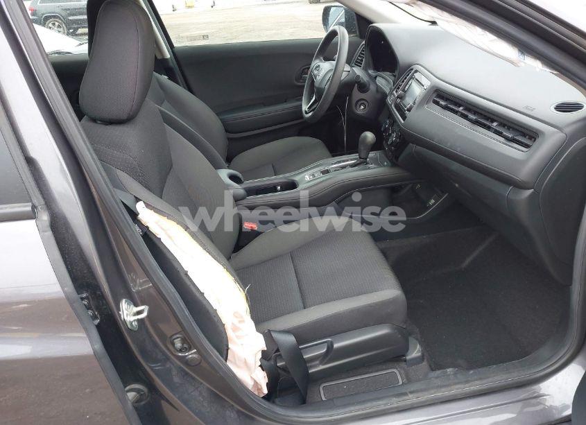 Photo 5 of 2019 Honda Hr-v LX (VIN 3CZRU6H31KG735060)