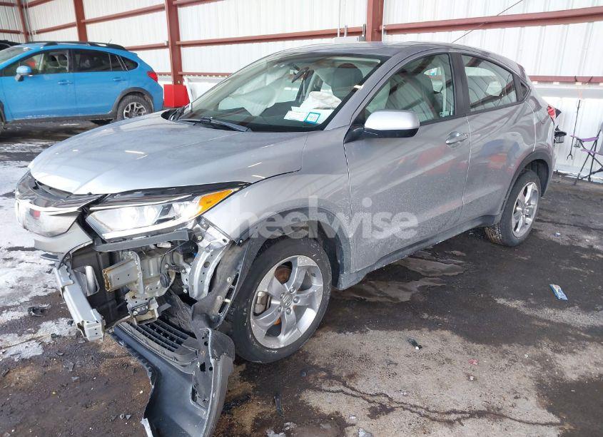 Photo 2 of 2019 Honda Hr-v LX (VIN 3CZRU6H31KM707700)