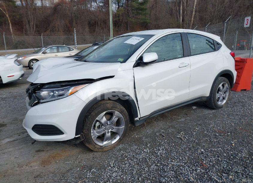 Photo 2 of 2022 Honda Hr-v AWD LX (VIN 3CZRU6H31NM724243)