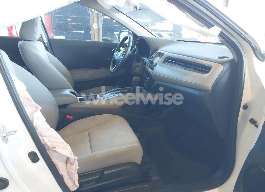 Photo 5 of 2022 Honda Hr-v AWD LX (VIN 3CZRU6H31NM776195)