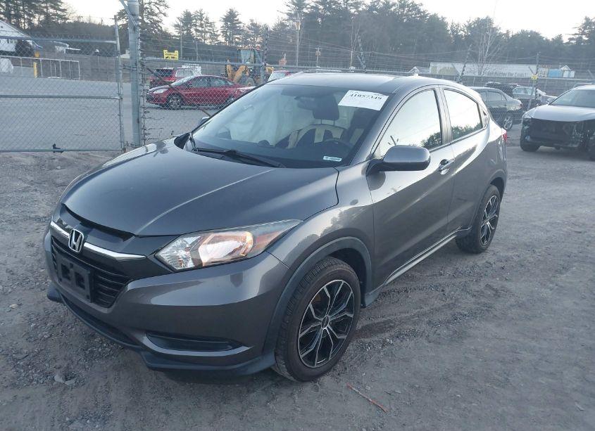 Photo 2 of 2017 Honda Hr-v LX (VIN 3CZRU6H32HM730413)