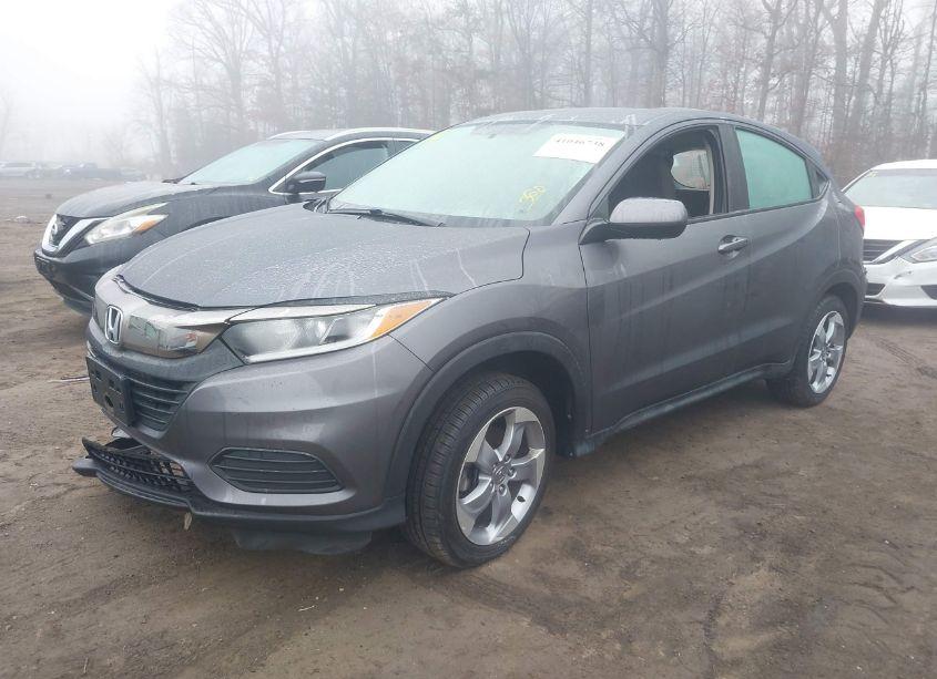 Photo 2 of 2019 Honda Hr-v LX (VIN 3CZRU6H32KG716694)