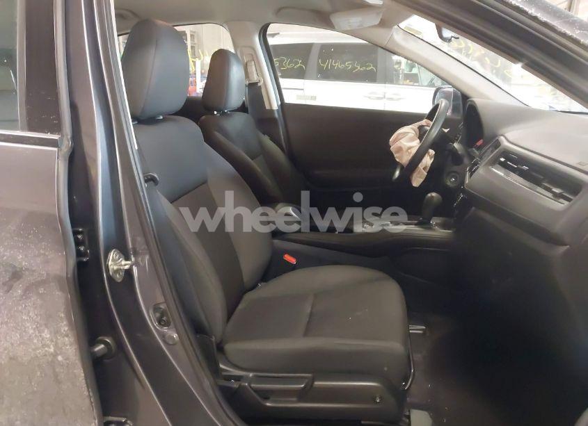 Photo 5 of 2019 Honda Hr-v LX (VIN 3CZRU6H32KG722866)
