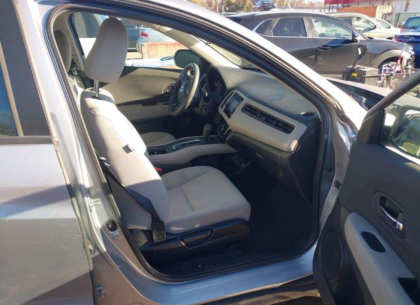 Photo 5 of 2019 Honda Hr-v LX (VIN 3CZRU6H32KG728683)