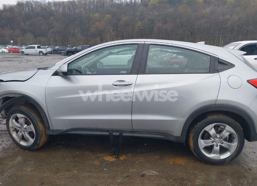 Photo 14 of 2020 Honda Hr-v AWD LX (VIN 3CZRU6H32LM709800)