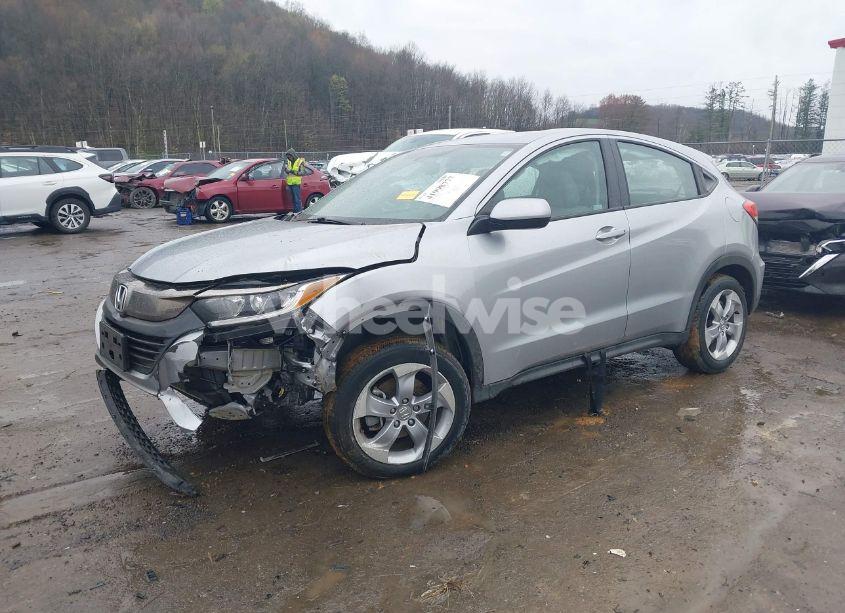 Photo 2 of 2020 Honda Hr-v AWD LX (VIN 3CZRU6H32LM709800)