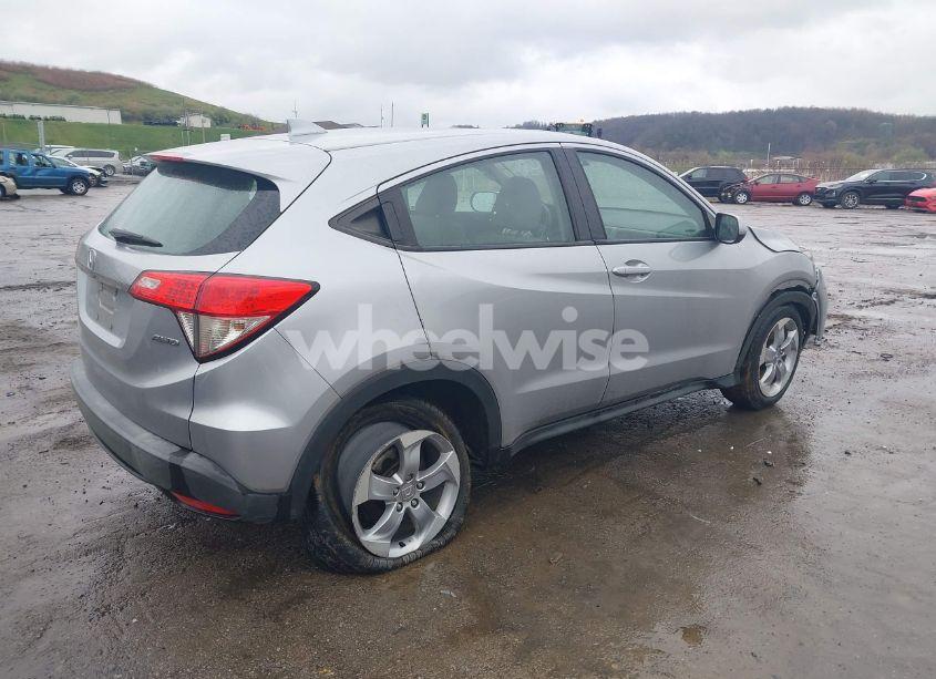 Photo 4 of 2020 Honda Hr-v AWD LX (VIN 3CZRU6H32LM709800)