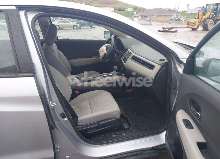 Photo 5 of 2020 Honda Hr-v AWD LX (VIN 3CZRU6H32LM709800)