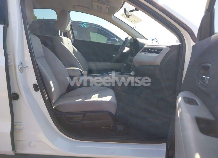 Photo 5 of 2021 Honda Hr-v AWD LX (VIN 3CZRU6H32MM742703)