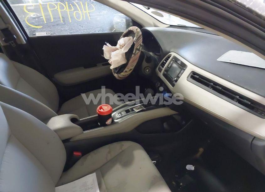 Photo 5 of 2022 Honda Hr-v AWD LX (VIN 3CZRU6H32NM720377)