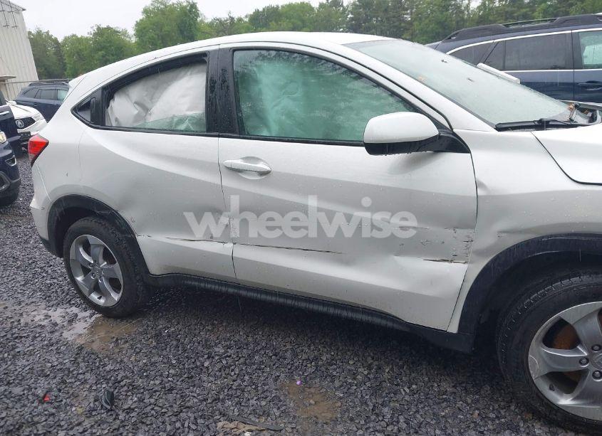 Photo 16 of 2022 Honda Hr-v AWD LX (VIN 3CZRU6H32NM768901)