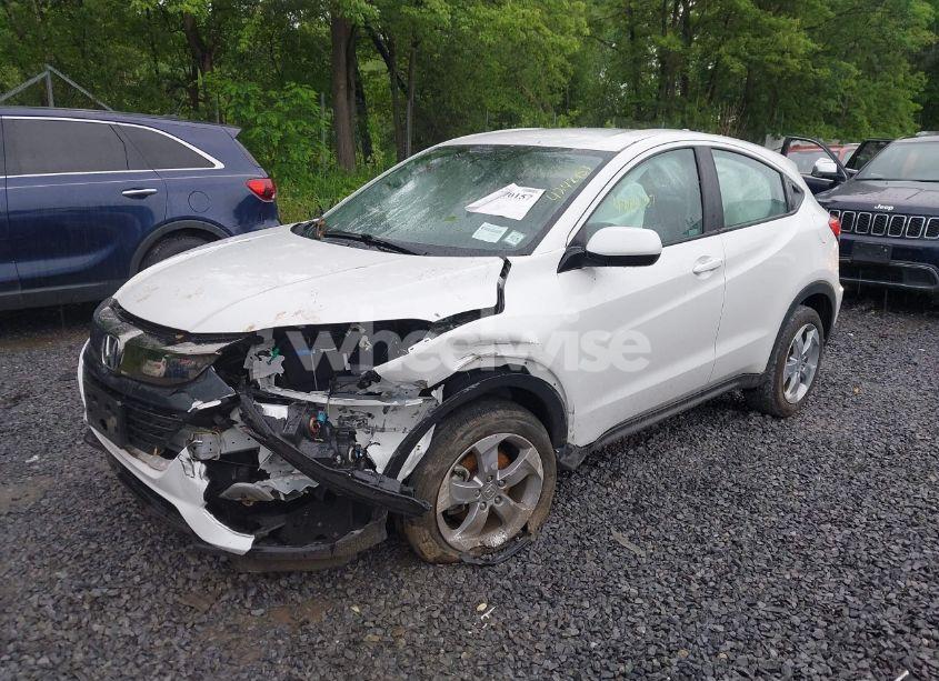 Photo 2 of 2022 Honda Hr-v AWD LX (VIN 3CZRU6H32NM768901)