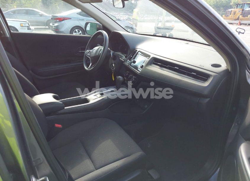 Photo 5 of 2018 Honda Hr-v LX (VIN 3CZRU6H33JG706738)