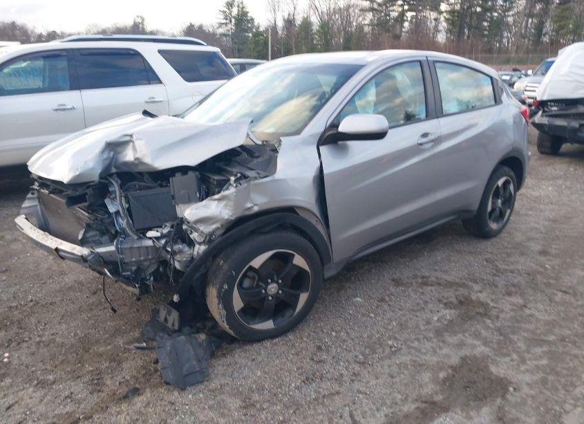 Photo 2 of 2018 Honda Hr-v LX (VIN 3CZRU6H33JG709820)
