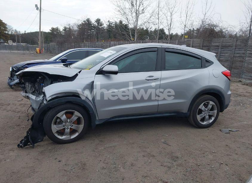 Photo 15 of 2018 Honda Hr-v LX (VIN 3CZRU6H33JM728742)