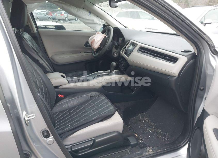 Photo 5 of 2018 Honda Hr-v LX (VIN 3CZRU6H33JM728742)