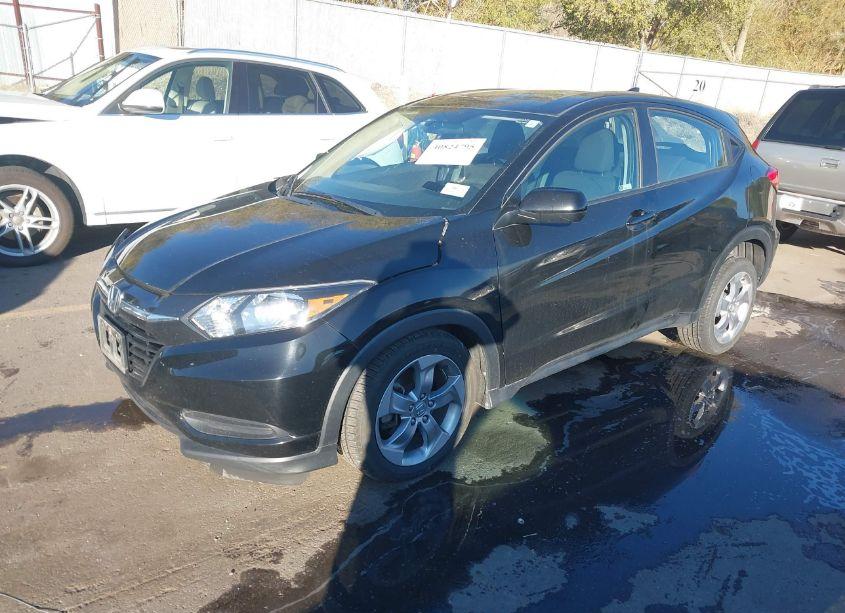 Photo 2 of 2018 Honda Hr-v LX (VIN 3CZRU6H33JM730023)