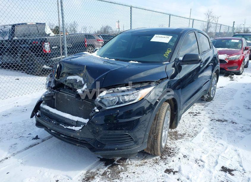Photo 2 of 2019 Honda Hr-v LX (VIN 3CZRU6H33KG724920)