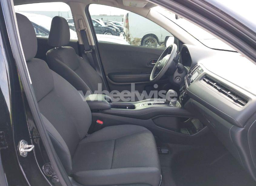 Photo 5 of 2019 Honda Hr-v LX (VIN 3CZRU6H33KG724920)