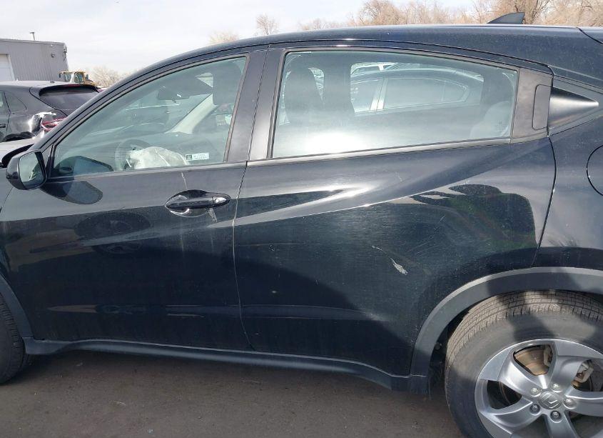 Photo 15 of 2019 Honda Hr-v LX (VIN 3CZRU6H33KG732564)