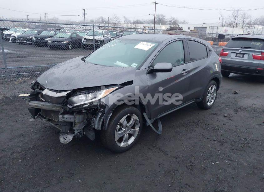 Photo 2 of 2022 Honda Hr-v AWD LX (VIN 3CZRU6H33NM726494)