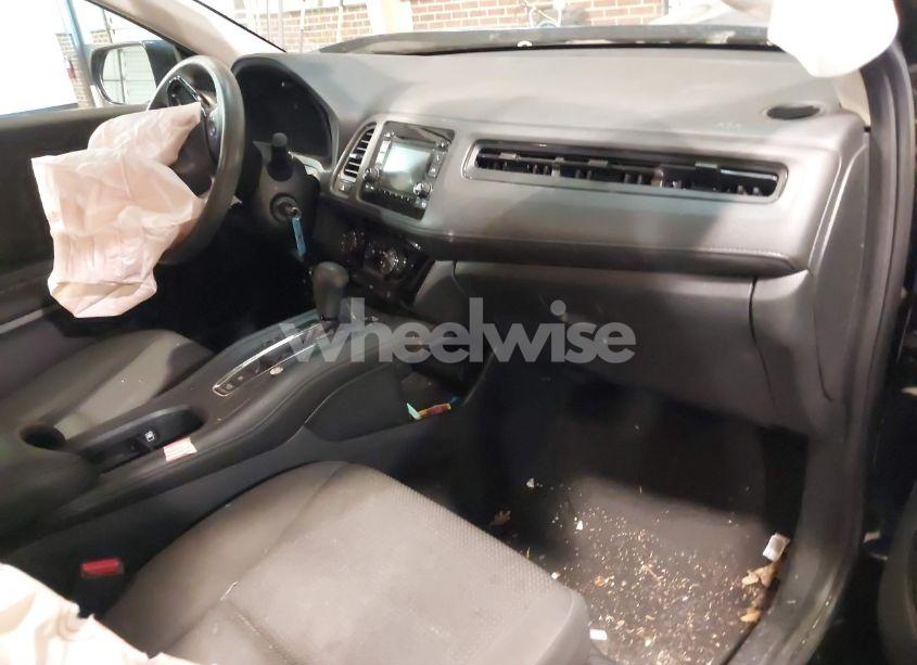 Photo 5 of 2019 Honda Hr-v LX (VIN 3CZRU6H34KG703977)